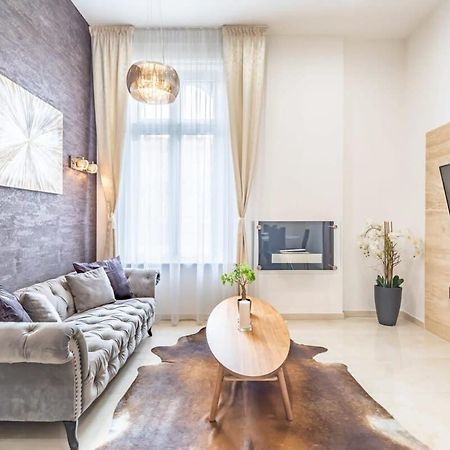 Apartamento Splendid Perfectly Located Flat With Sauna Budapest Exterior foto