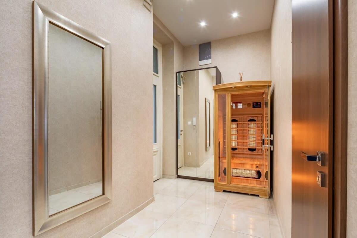 Apartamento Splendid Perfectly Located Flat With Sauna Budapest Exterior foto