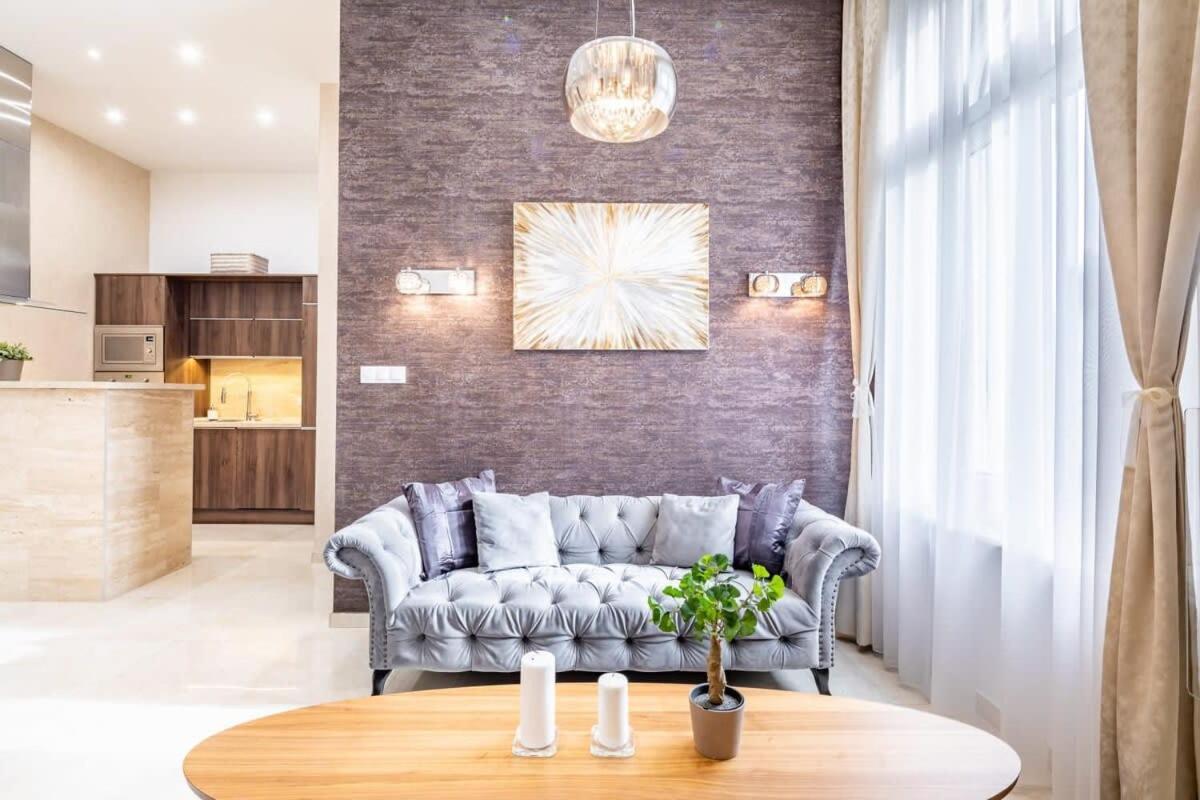 Apartamento Splendid Perfectly Located Flat With Sauna Budapest Exterior foto