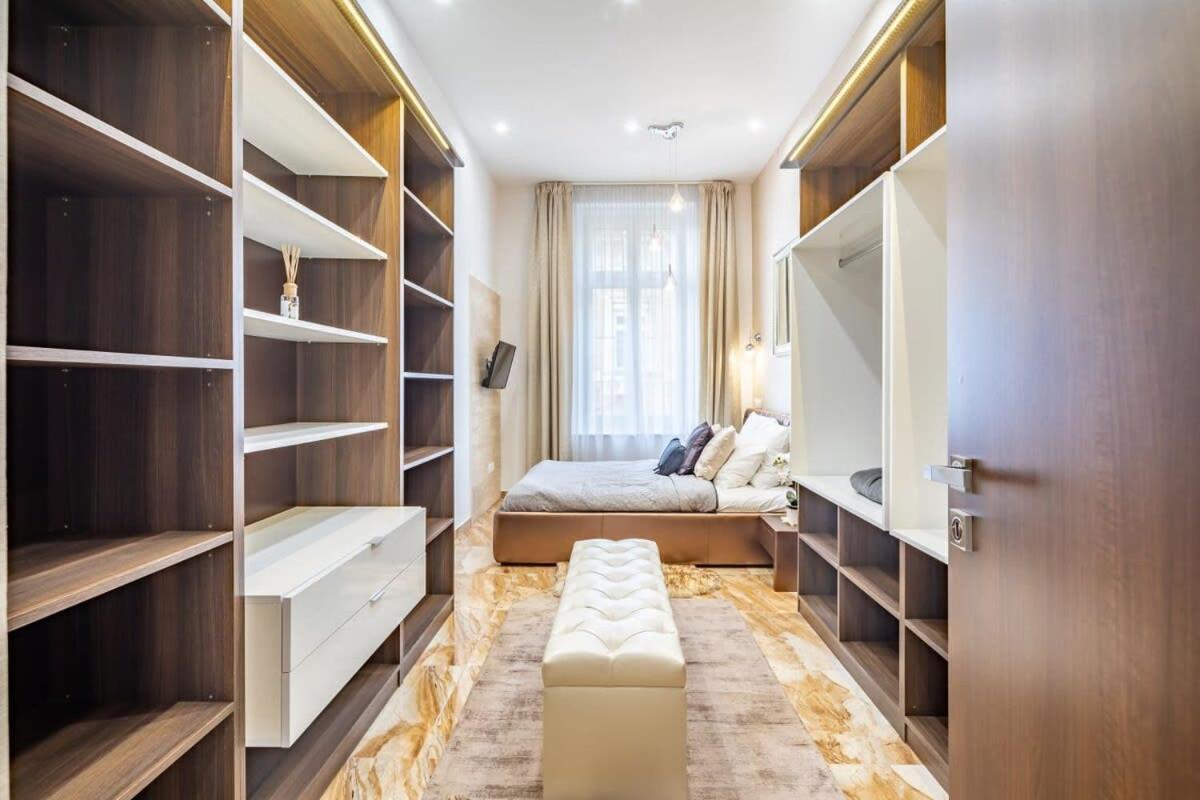 Apartamento Splendid Perfectly Located Flat With Sauna Budapest Exterior foto