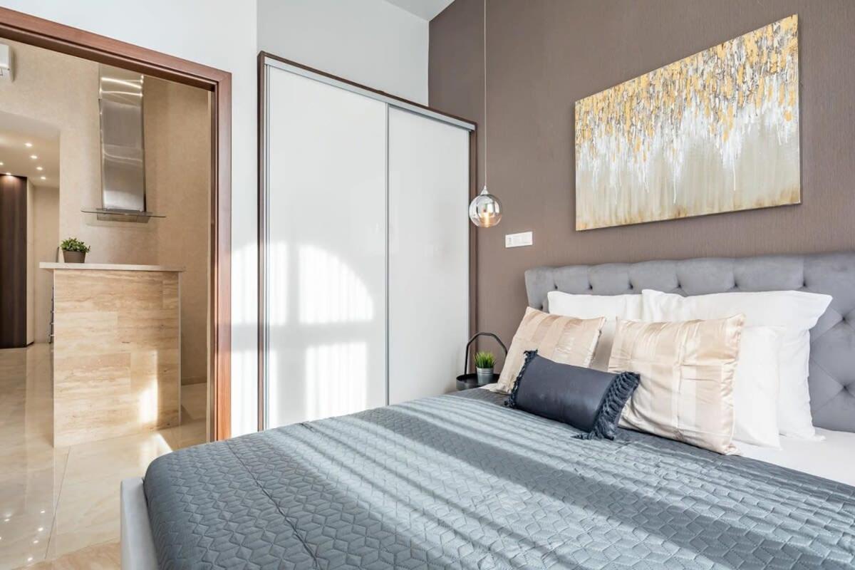 Apartamento Splendid Perfectly Located Flat With Sauna Budapest Exterior foto