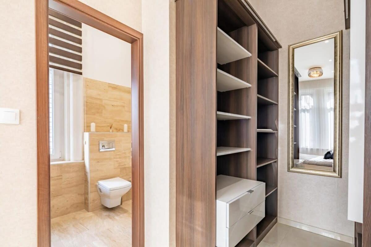 Apartamento Splendid Perfectly Located Flat With Sauna Budapest Exterior foto