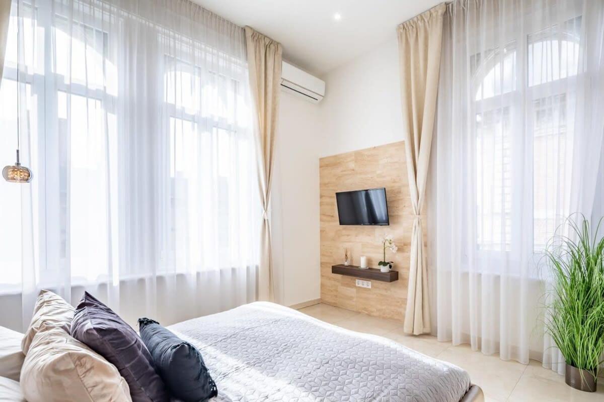 Apartamento Splendid Perfectly Located Flat With Sauna Budapest Exterior foto