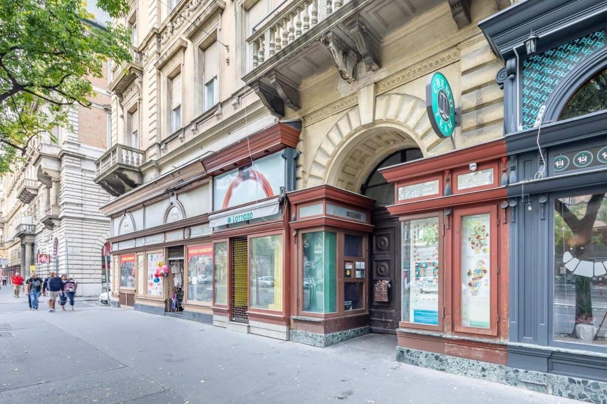 Apartamento Splendid Perfectly Located Flat With Sauna Budapest Exterior foto